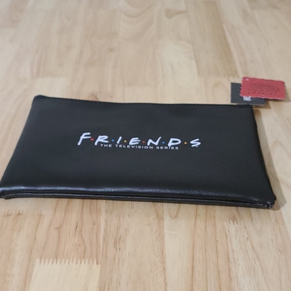 Friends Central Perk Makeup Bag - Picture 7 of 14